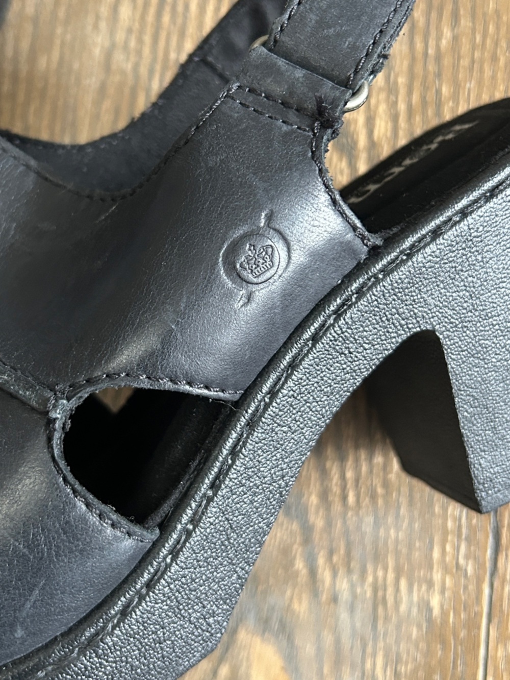 Born Wevika Dress Sandal Black Leather Upper 3.5 Inch Heel Size 9 - Picture 9 of 11